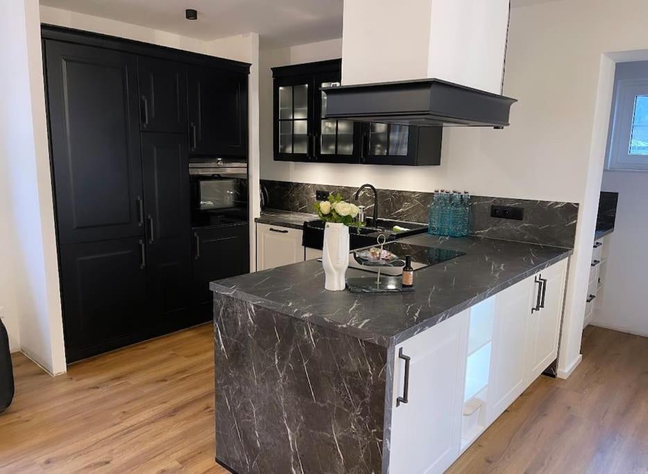 Gemuetliche Wohnung Im Herzen Von ชเวบิชกมึนท์ ภายนอก รูปภาพ